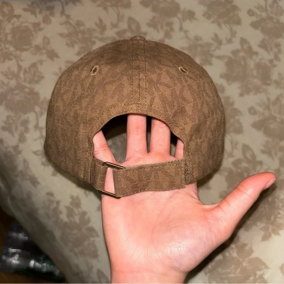 Micheal Kors Hat - Picture 7 of 9